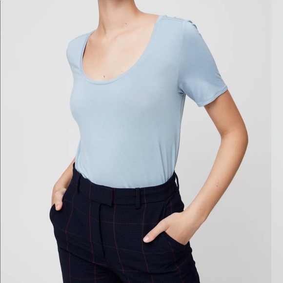 ✨ SOLD ✨ Aritzia Babaton Blue Sami t-shirt XXS - Picture 1 of 7